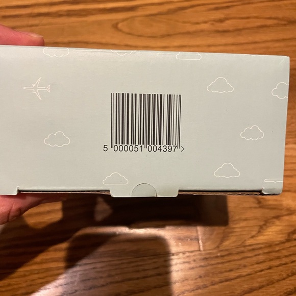 Cathay Pacific Pullback Wooden Toy Plane - Picture 7 of 8